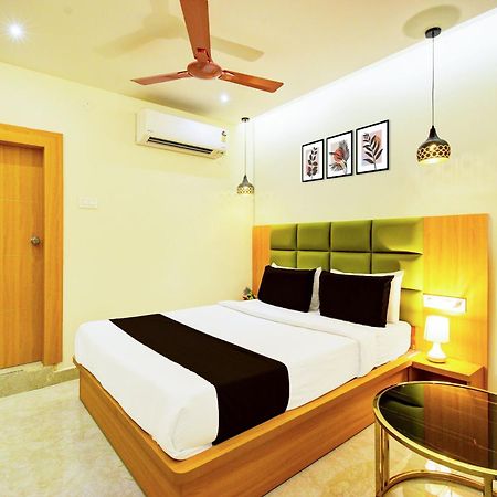 Hotel O Svs Suites Luxury Rooms Trimulgherry Bagian luar foto
