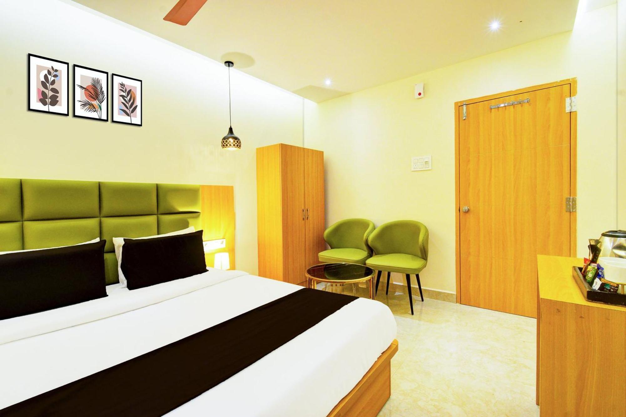Hotel O Svs Suites Luxury Rooms Trimulgherry Bagian luar foto