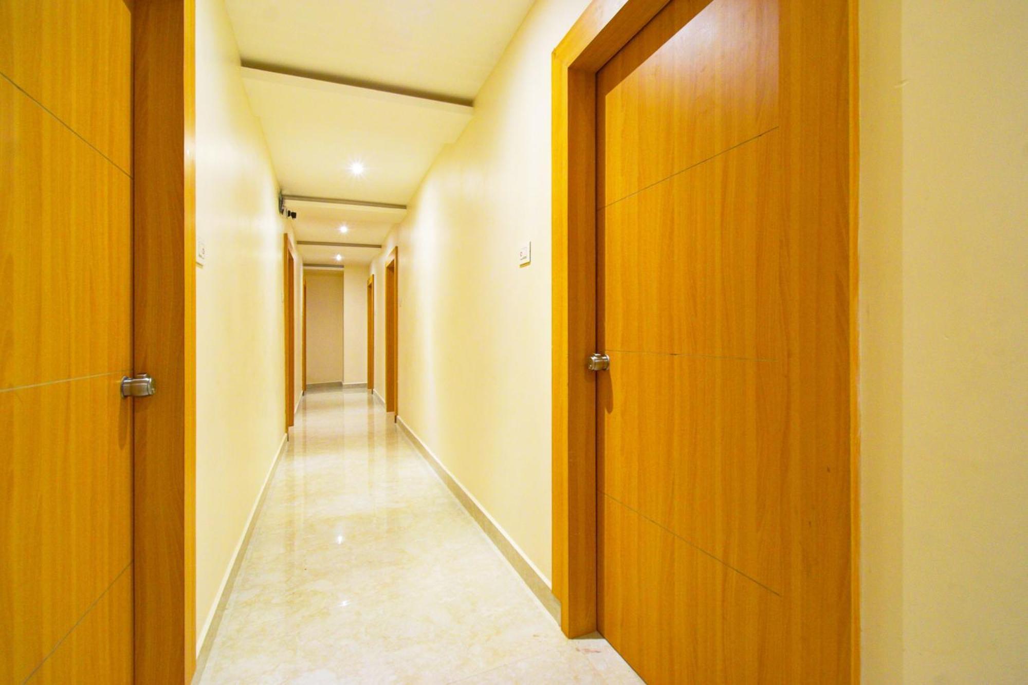 Hotel O Svs Suites Luxury Rooms Trimulgherry Bagian luar foto