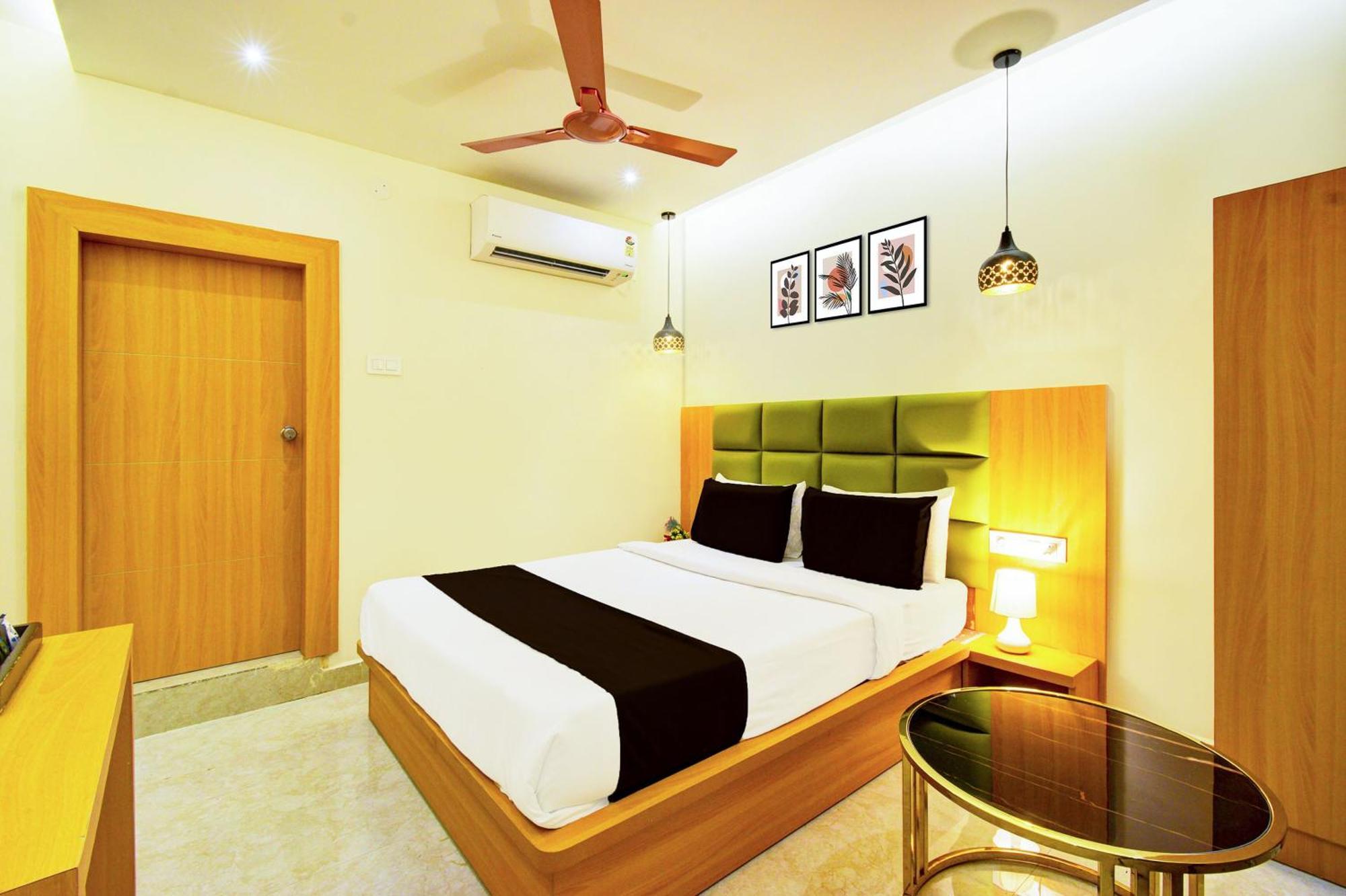 Hotel O Svs Suites Luxury Rooms Trimulgherry Bagian luar foto