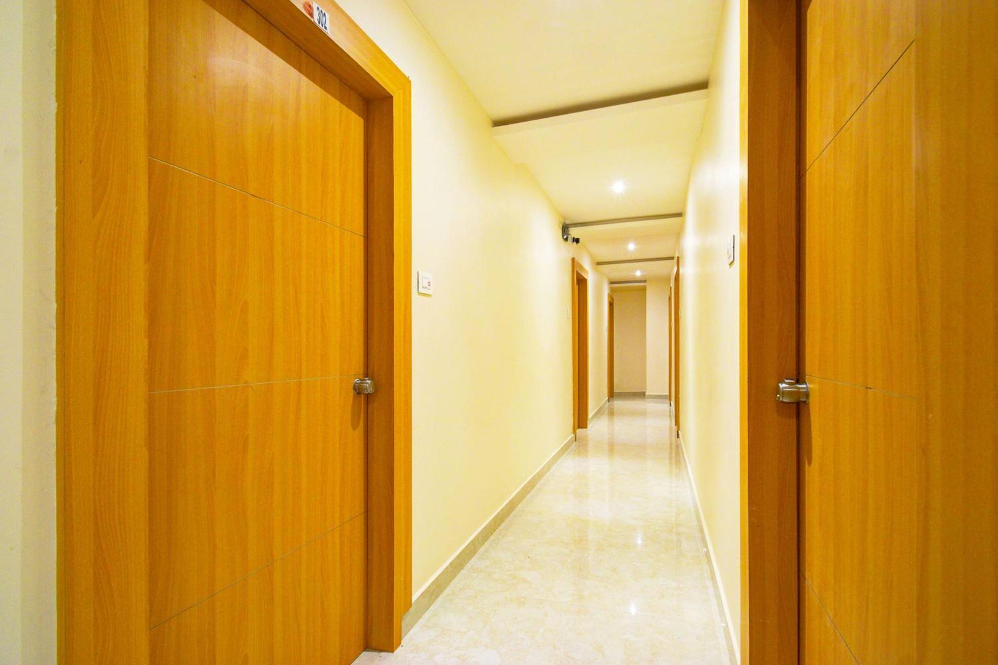 Hotel O Svs Suites Luxury Rooms Trimulgherry Bagian luar foto