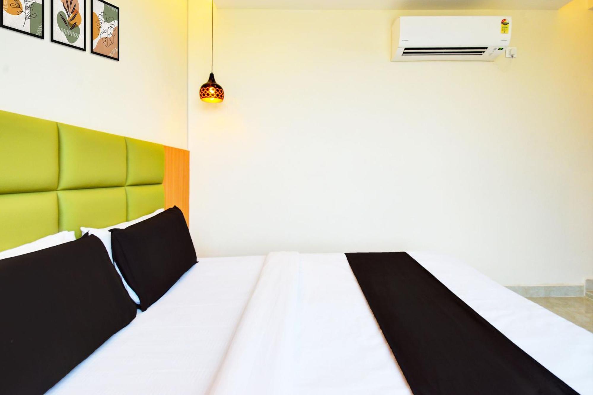 Hotel O Svs Suites Luxury Rooms Trimulgherry Bagian luar foto