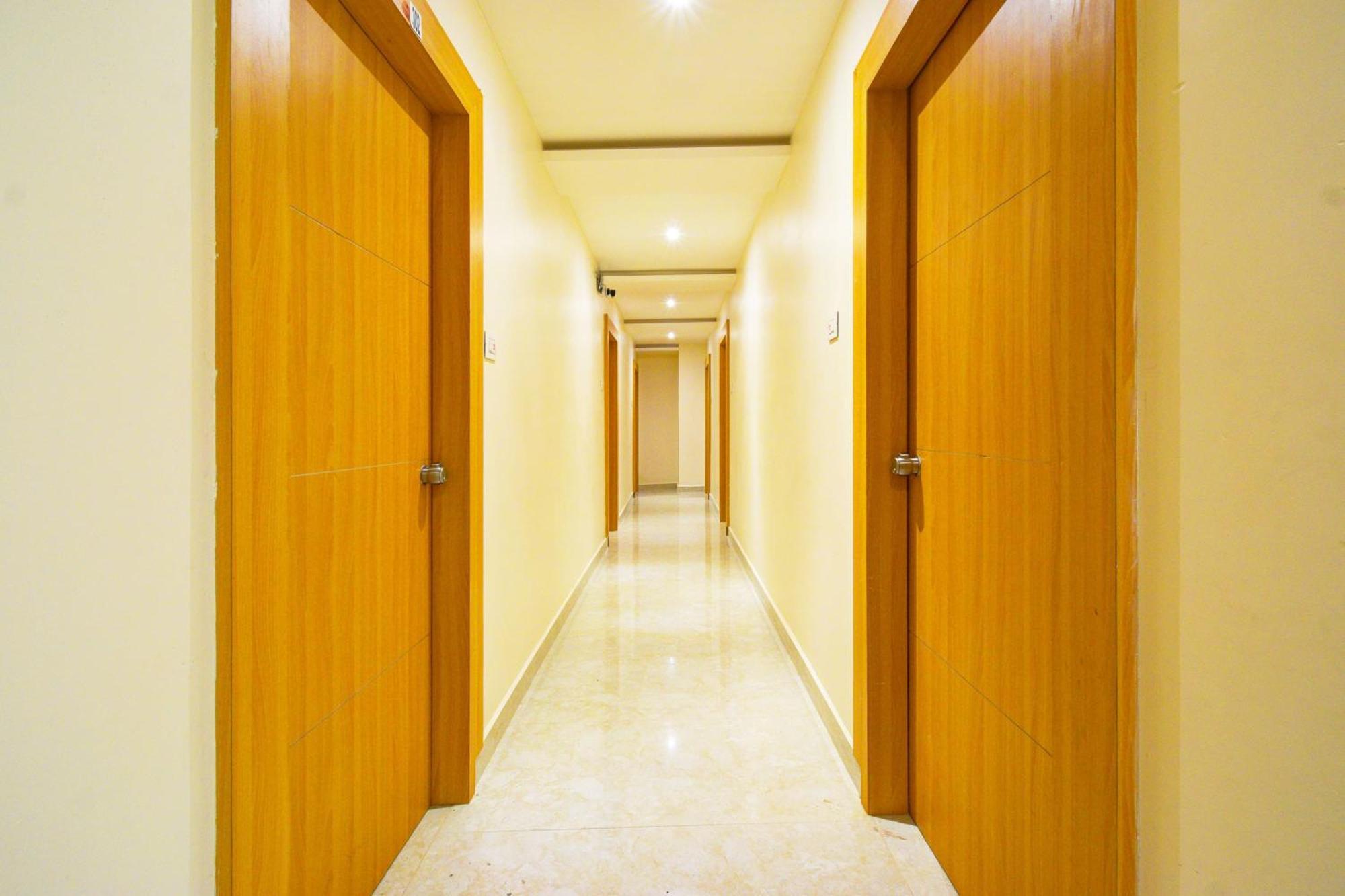 Hotel O Svs Suites Luxury Rooms Trimulgherry Bagian luar foto